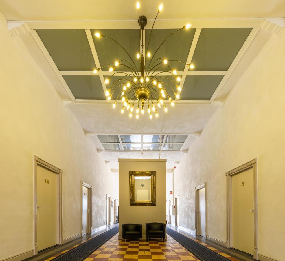 Hotel Aan De Singel Делфзейл Екстериор снимка