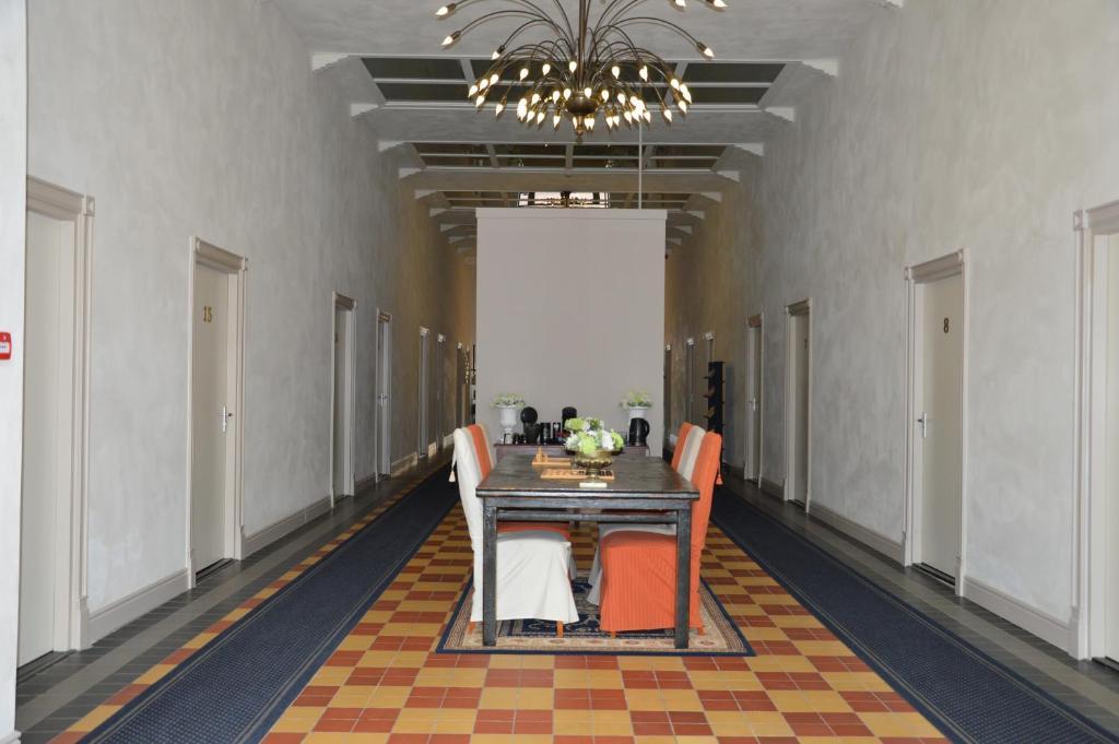 Hotel Aan De Singel Делфзейл Екстериор снимка