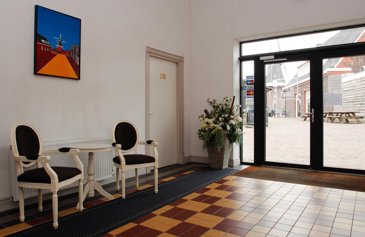 Hotel Aan De Singel Делфзейл Екстериор снимка